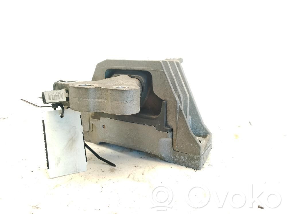 Engine mount bracket   22992957