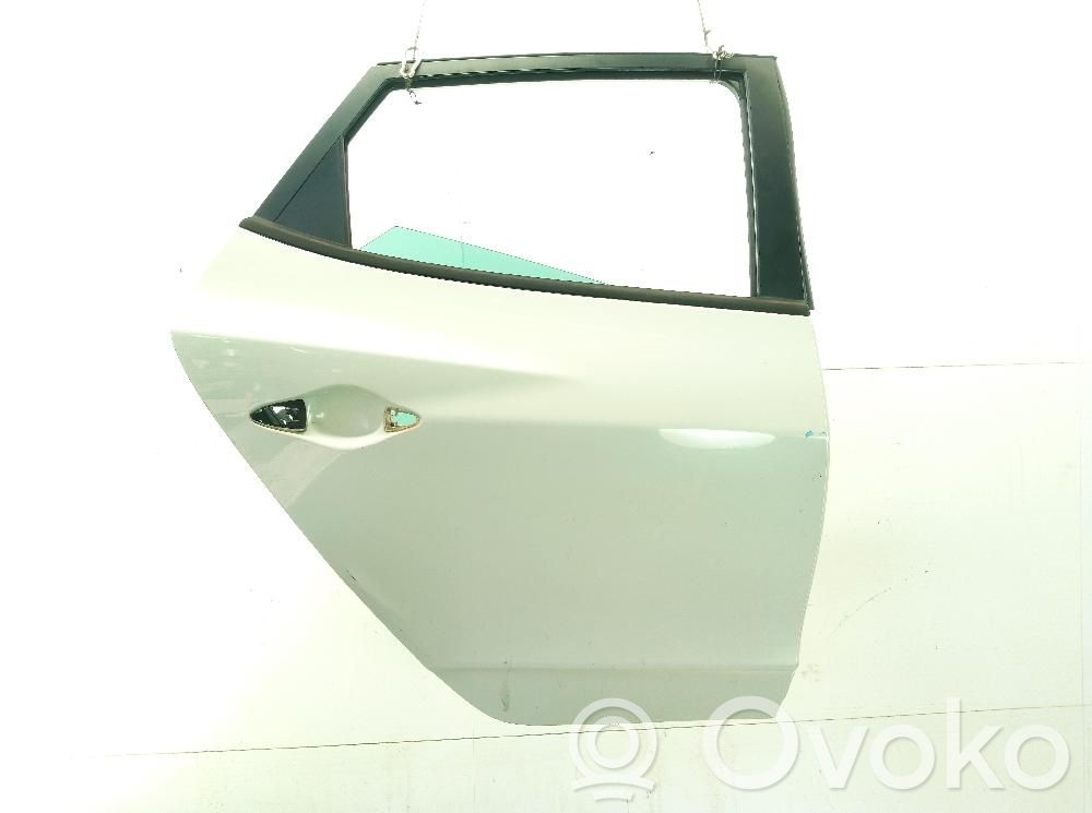 Puerta trasera   770032S050