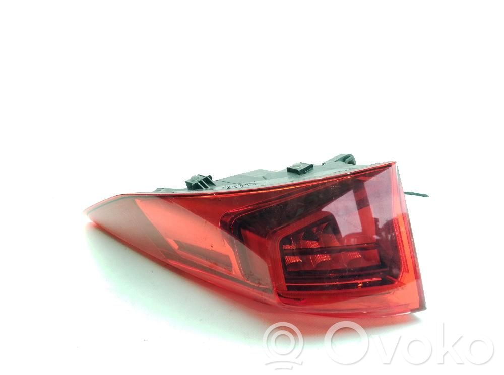 Cupra Formentor Lampă spate în caroserie 