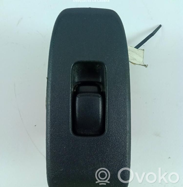 Mitsubishi Pajero Elektrisko logu slēdzis 