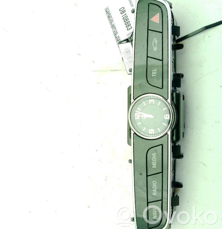 Mercedes-Benz E W238 Botón interruptor de luz de peligro 