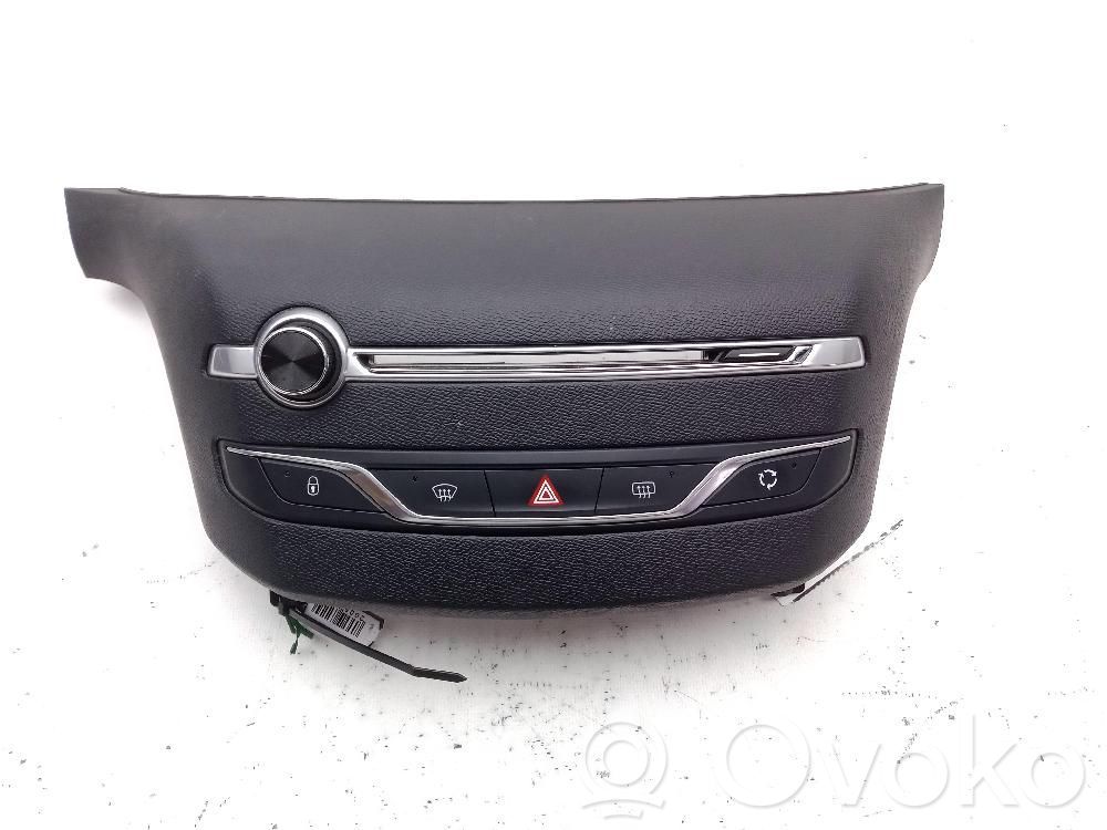 Peugeot 308 Interruttore luci di emergenza