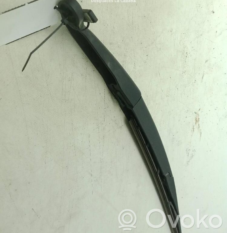 KIA Sorento IV Brazo del limpiaparabrisas trasero 