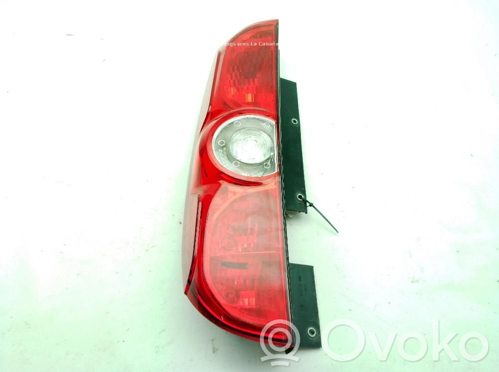 Opel Combo D Lampă spate în caroserie