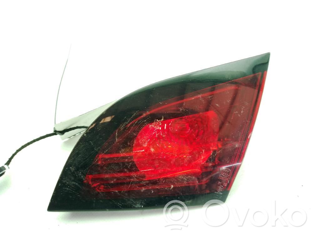 Citroen DS4 Aizmugurējais lukturis pārsegā 