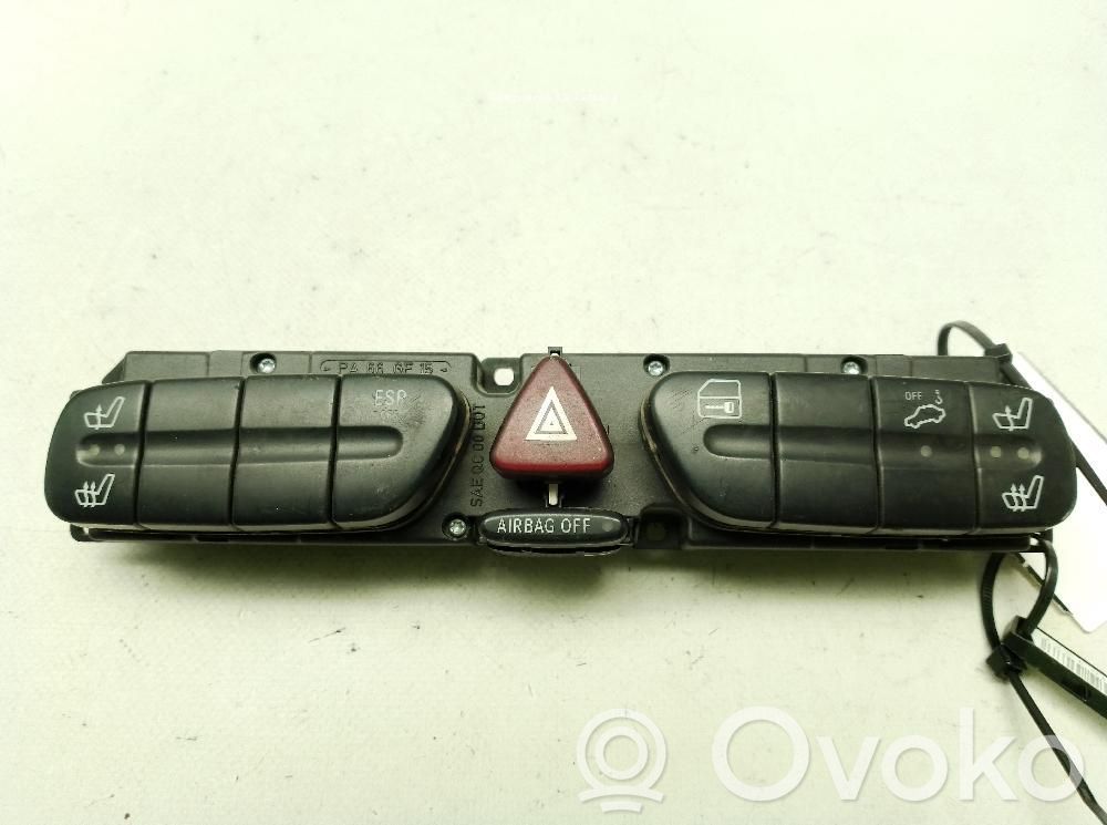 Mercedes-Benz C W203 Comutator lumini pericol 