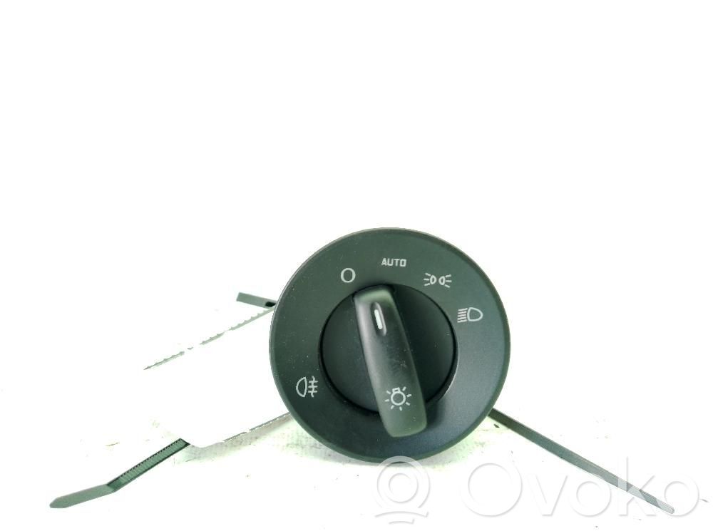 Skoda Octavia Mk2 (1Z) Interruptor de luz 