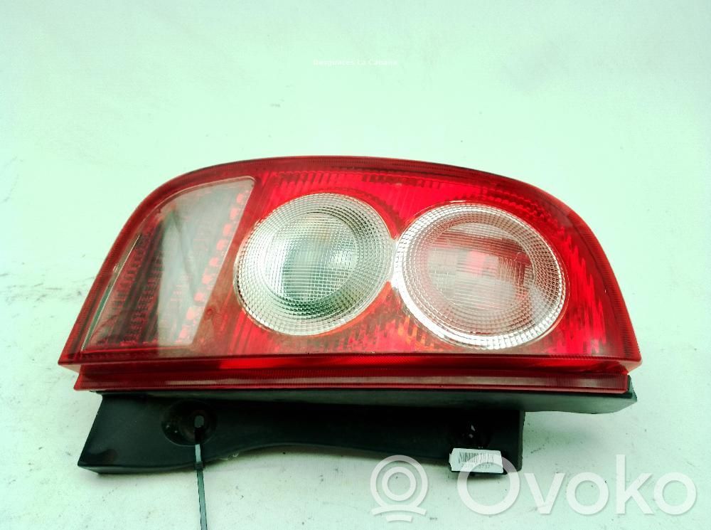 Nissan Micra Lampă spate în caroserie 