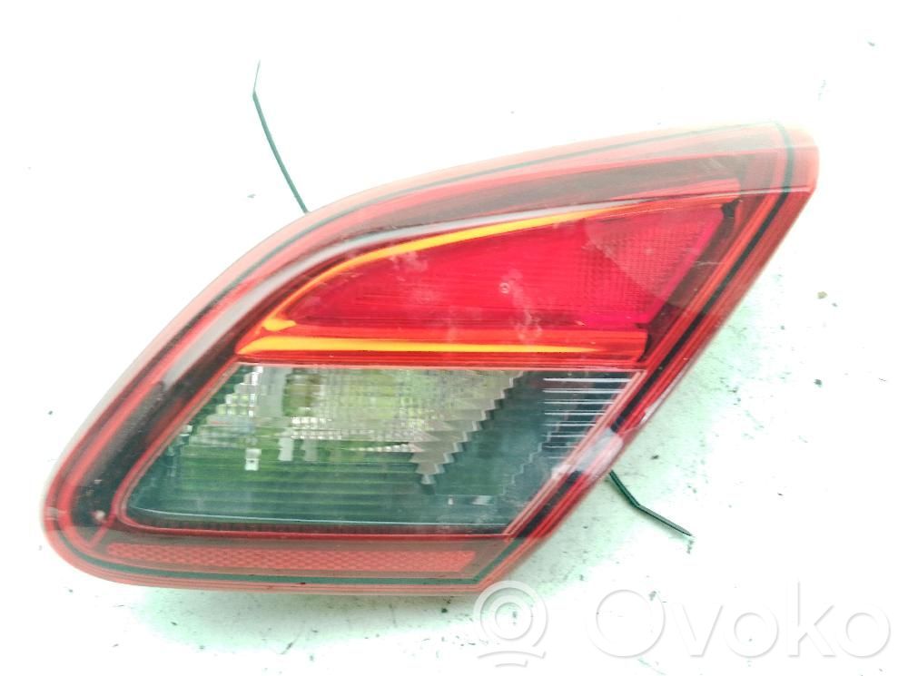 Opel Corsa E Feux arrière sur hayon