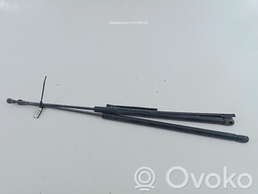 BMW Z4 E85 E86 Siłownik maski przedniej