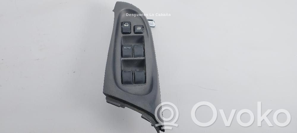 Nissan Almera N16 Przyciski szyb 