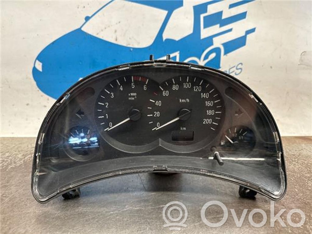 Opel Corsa C Spidometras (prietaisų skydelis) 