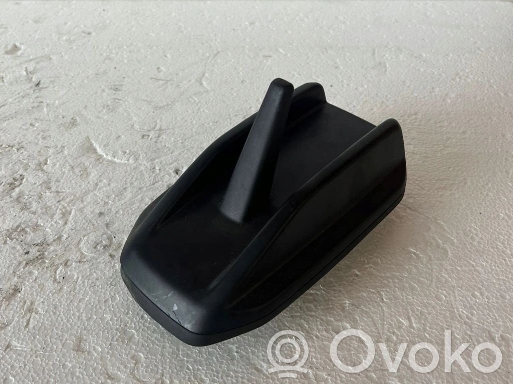 GPS-pystyantenni   7T0035507B
