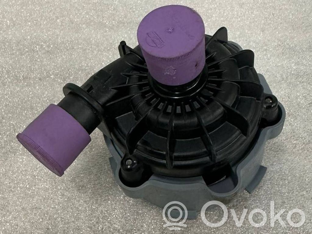 Vandens pompa   06R965567
