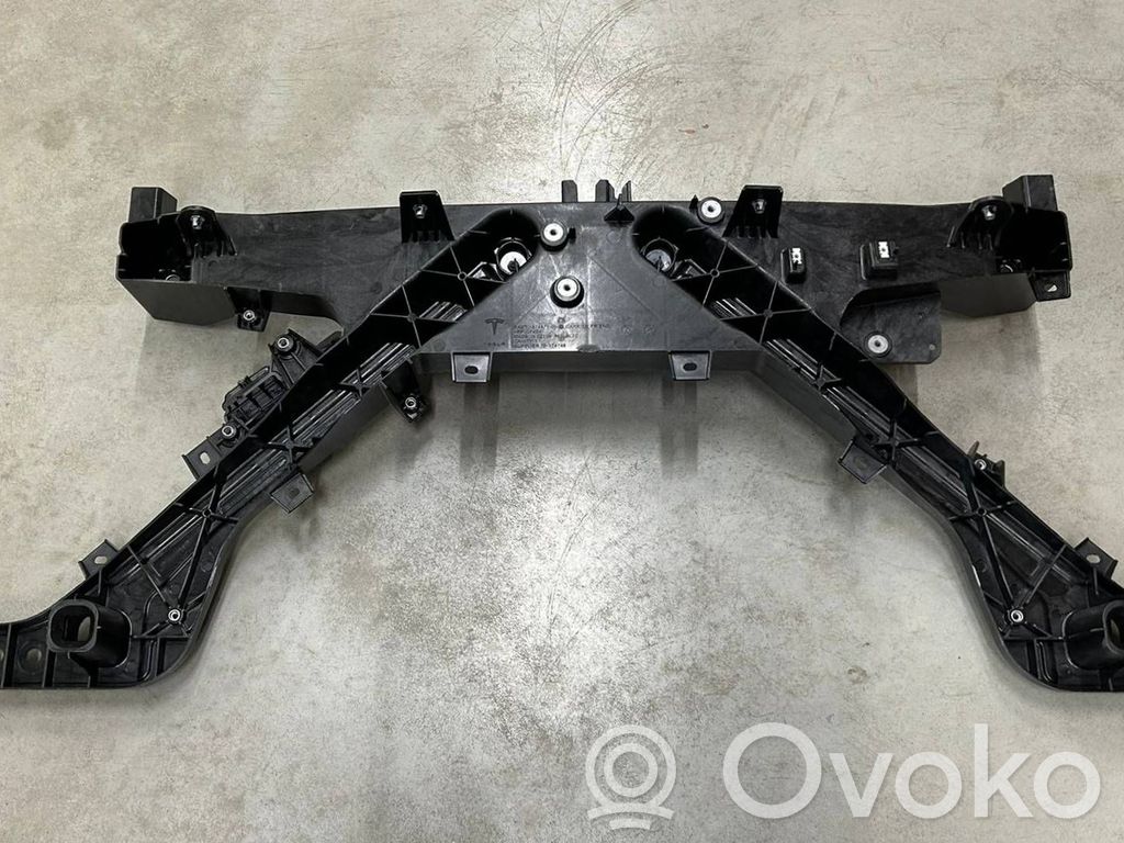 Tesla Model Y Juniper Radiatorių panelė 