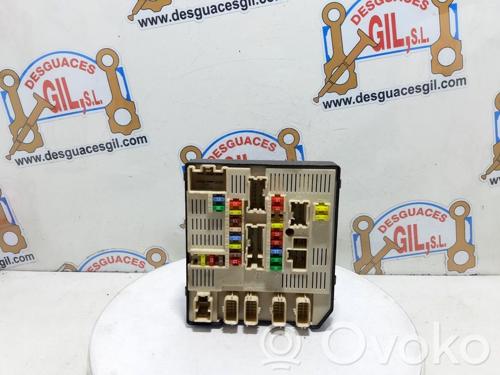 Módulo de fusible   284B683727,108922