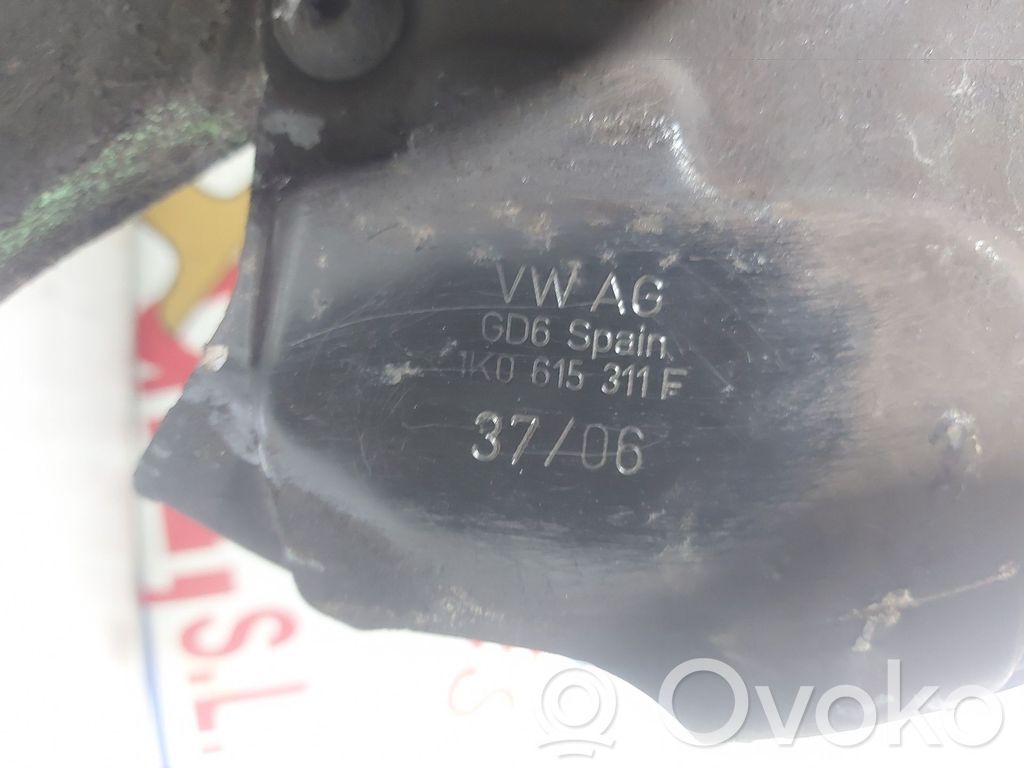 Audi A3 S3 8P Zwrotnica koła przedniego 
