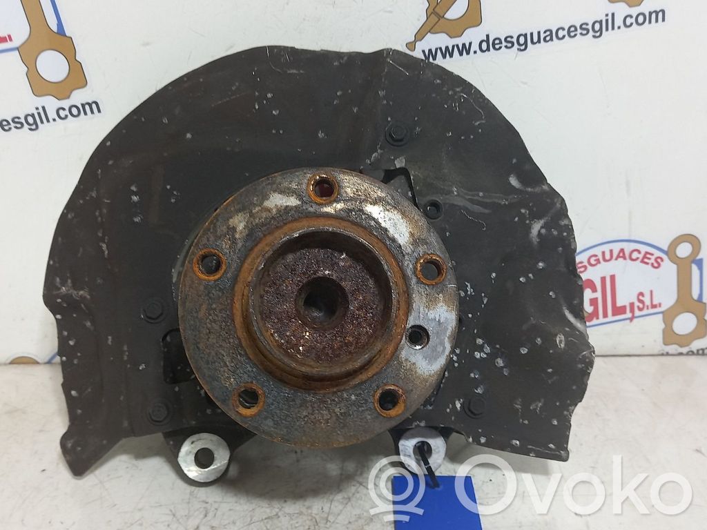 BMW 7 E65 E66 Zwrotnica koła przedniego 