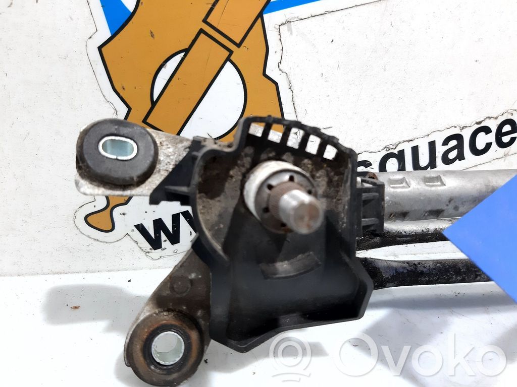 Mazda 2 Etupyyhkimen vivusto ja moottori 