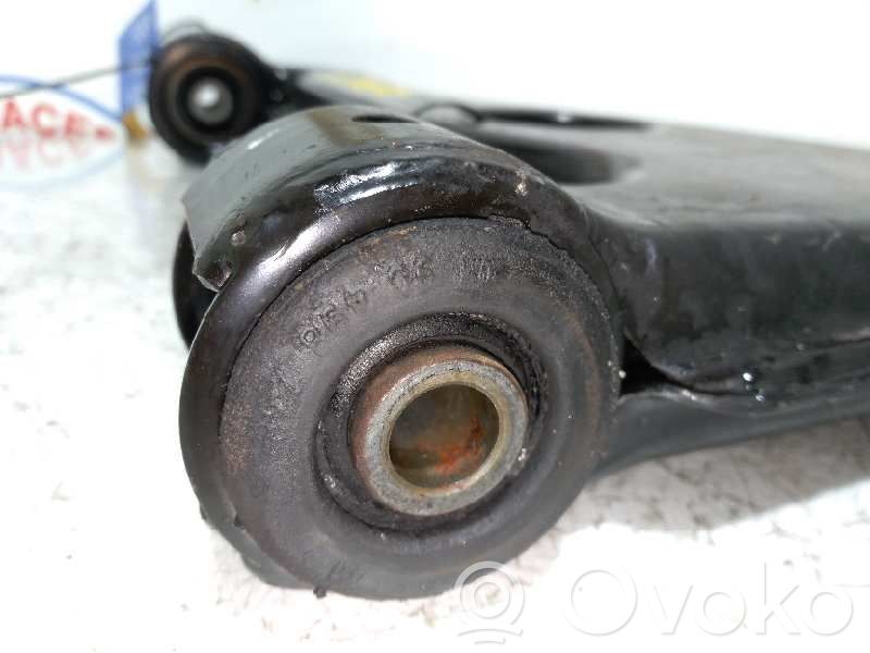Opel Astra H Dolny wahacz przedni 