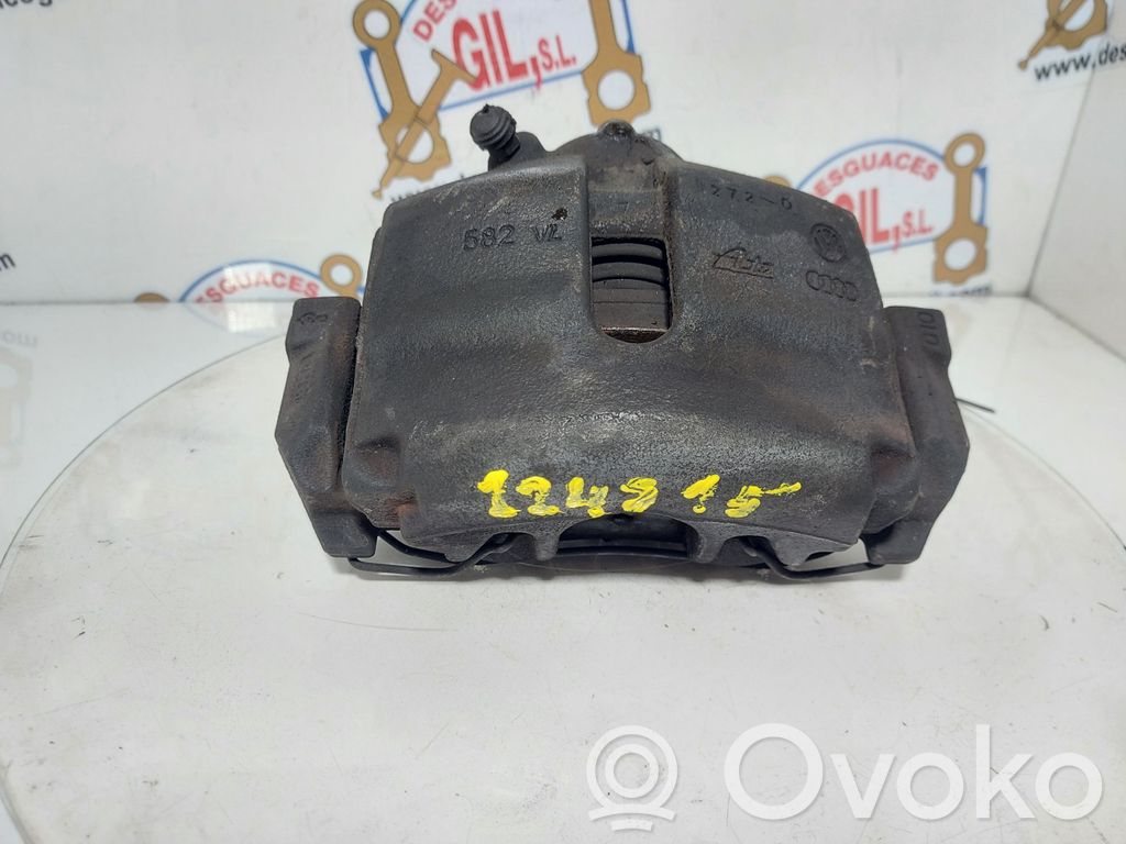 Audi A1 Zacisk hamulcowy przedni 