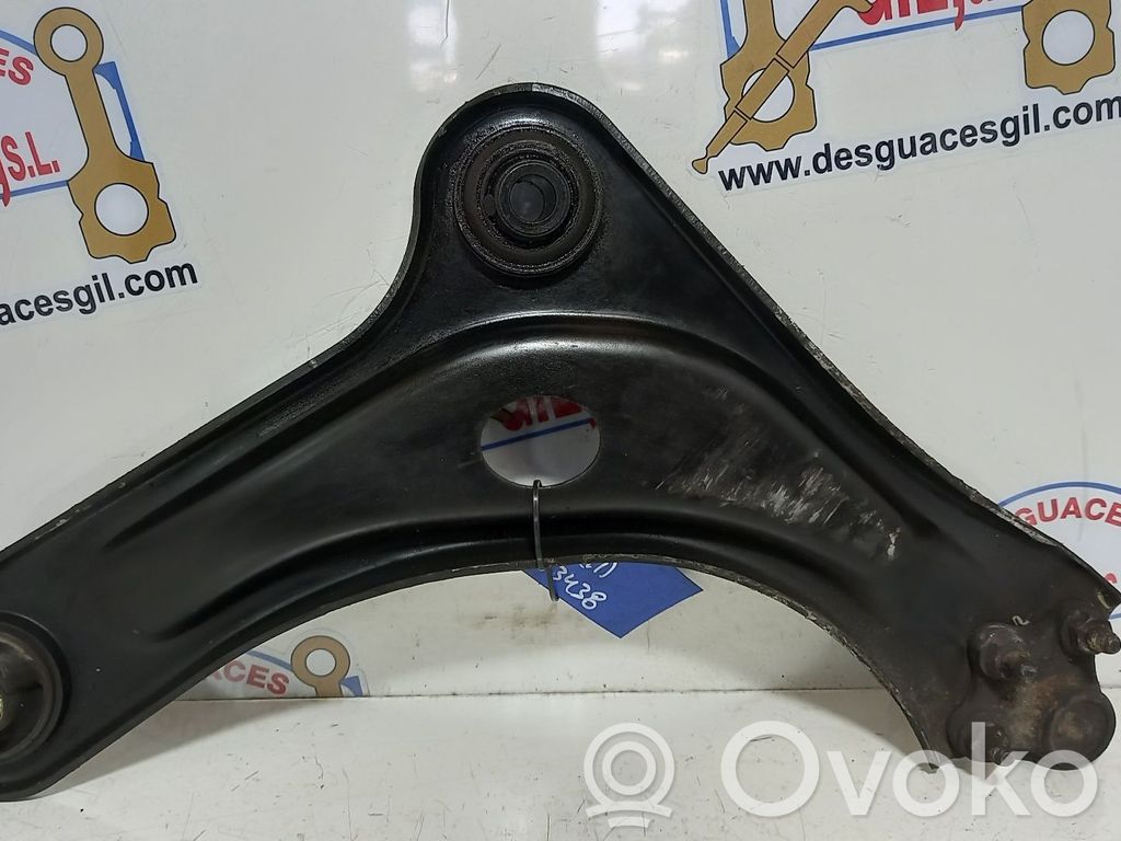 Citroen C3 Braccio di controllo sospensione anteriore inferiore/braccio oscillante 