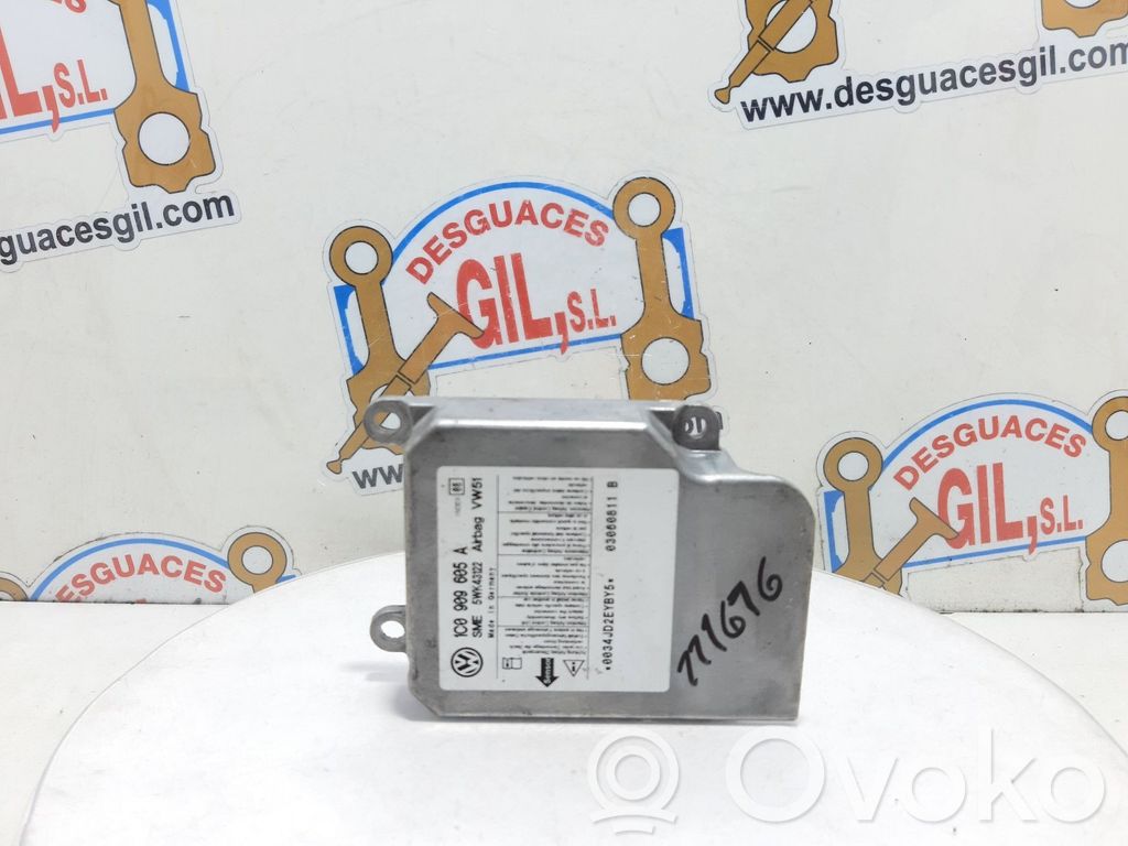 Volkswagen Golf IV Airbag control unit/module 