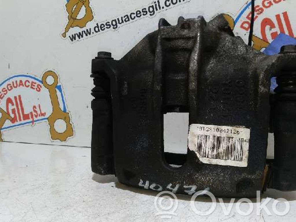 Peugeot 208 I Zacisk hamulcowy przedni 