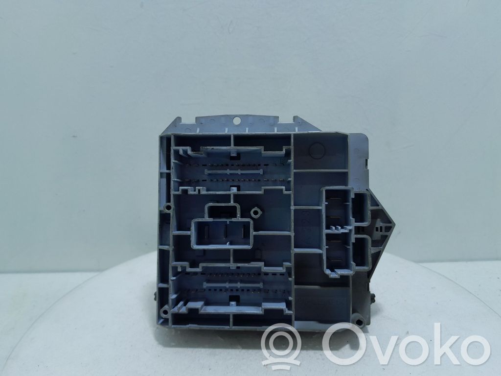 Fiat Punto (188) Ramka / Moduł bezpieczników 