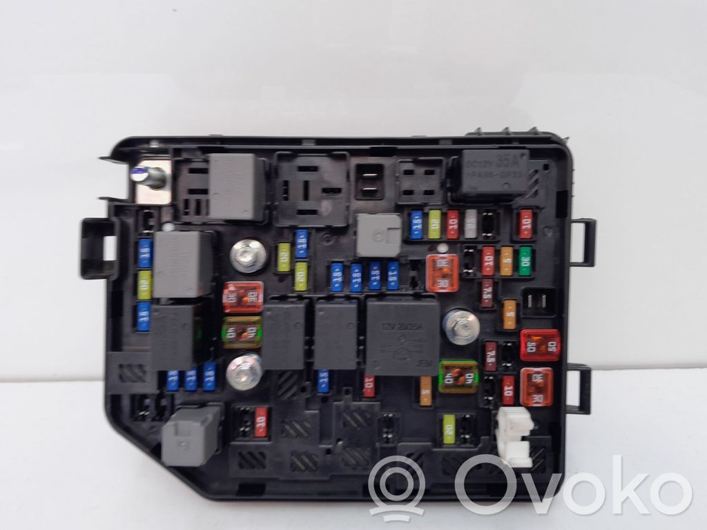 Opel Karl Fuse module 
