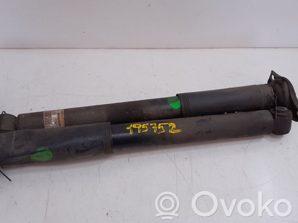 Volvo XC70 Łącznik stabilizatora przedniego 