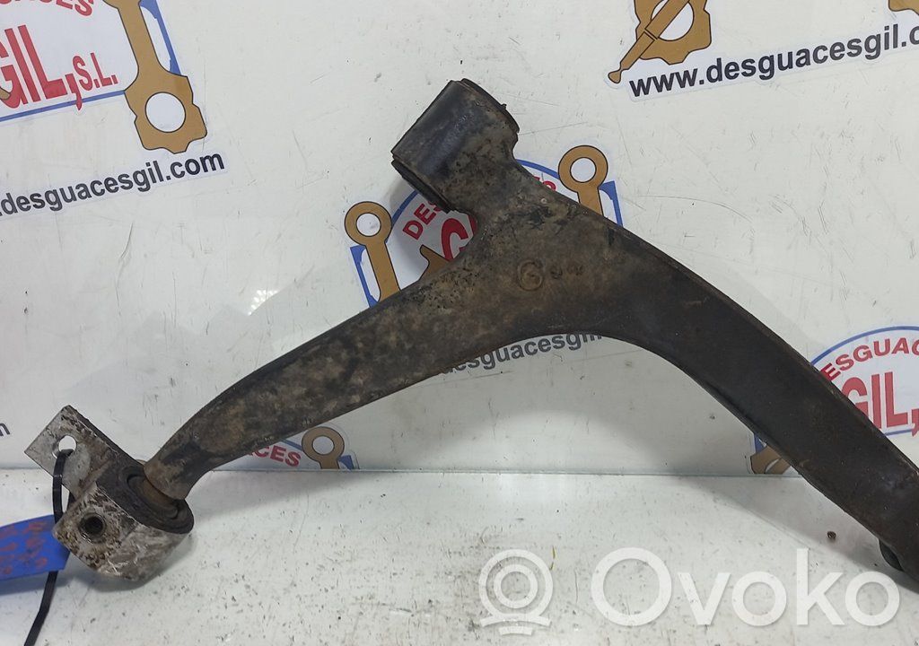 Citroen Xsara Picasso Basculă inferioară față 