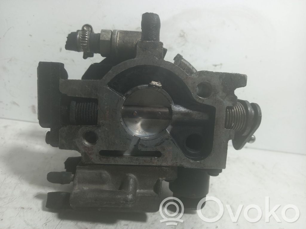 Opel Corsa B Rampa inyectora 