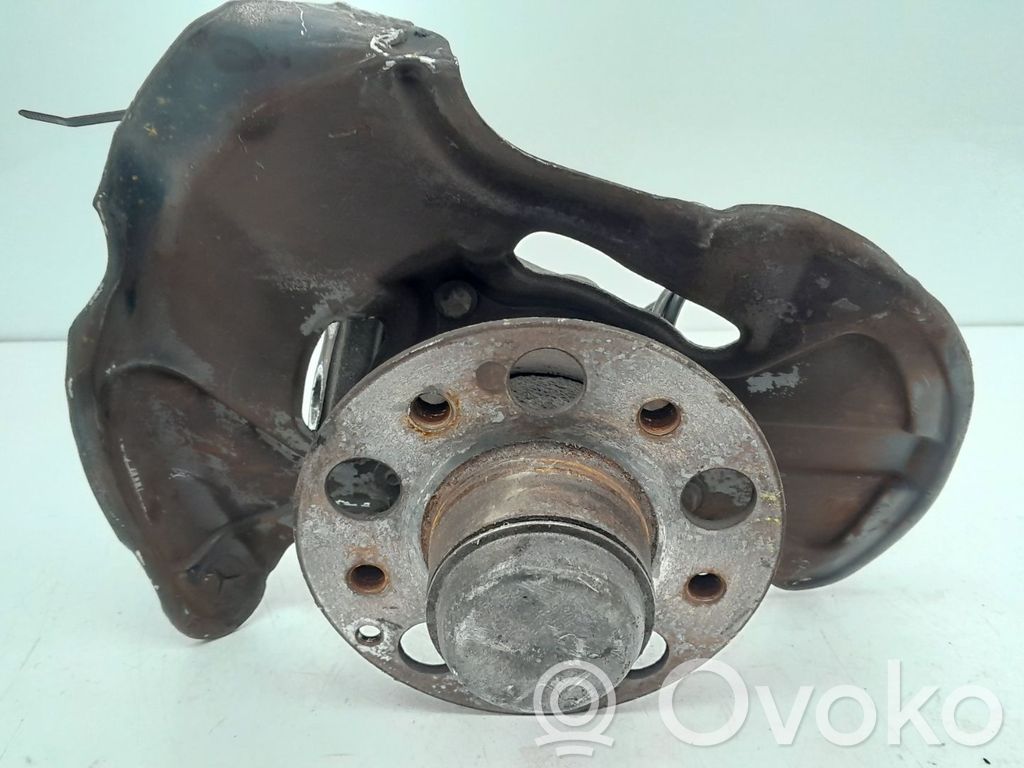 Mercedes-Benz C W203 Front wheel hub spindle knuckle 