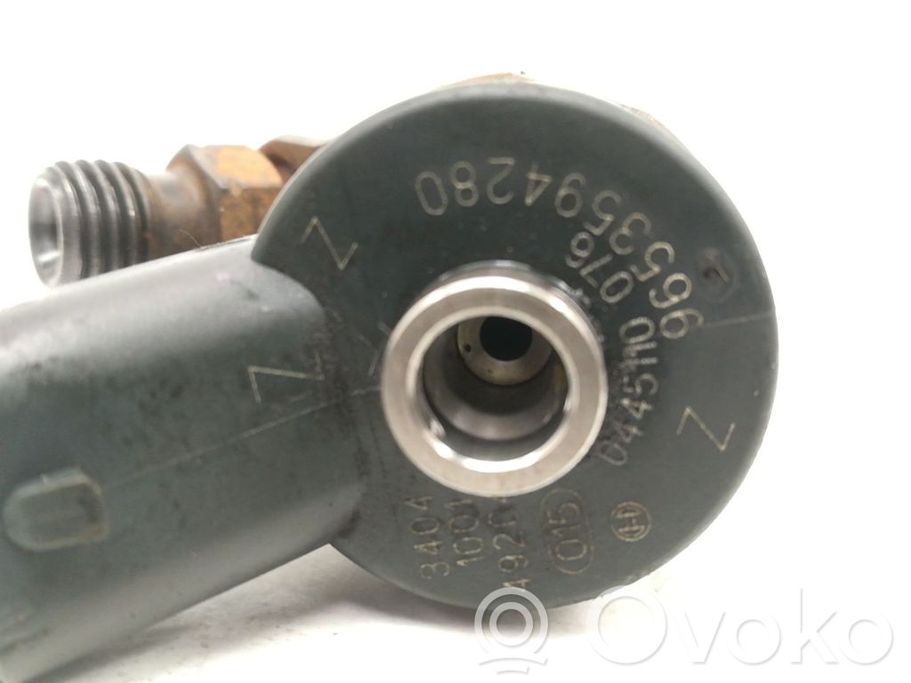 Inyector de combustible   0445110076,187357