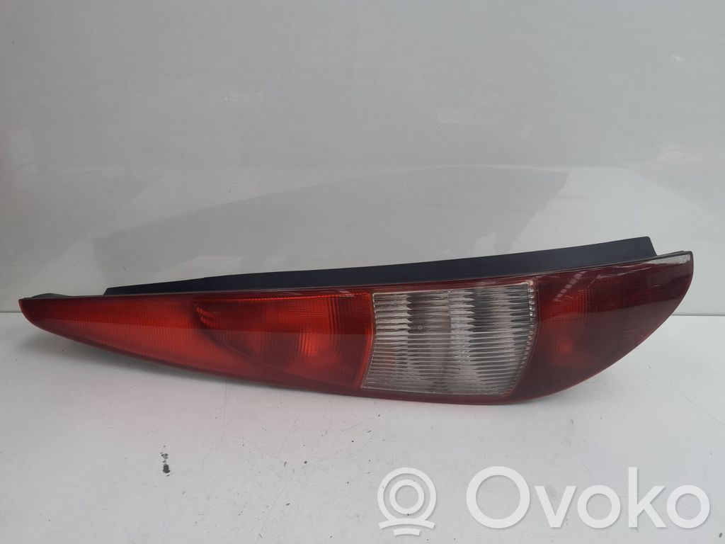 Ford Mondeo Mk III Feux arrière / postérieurs