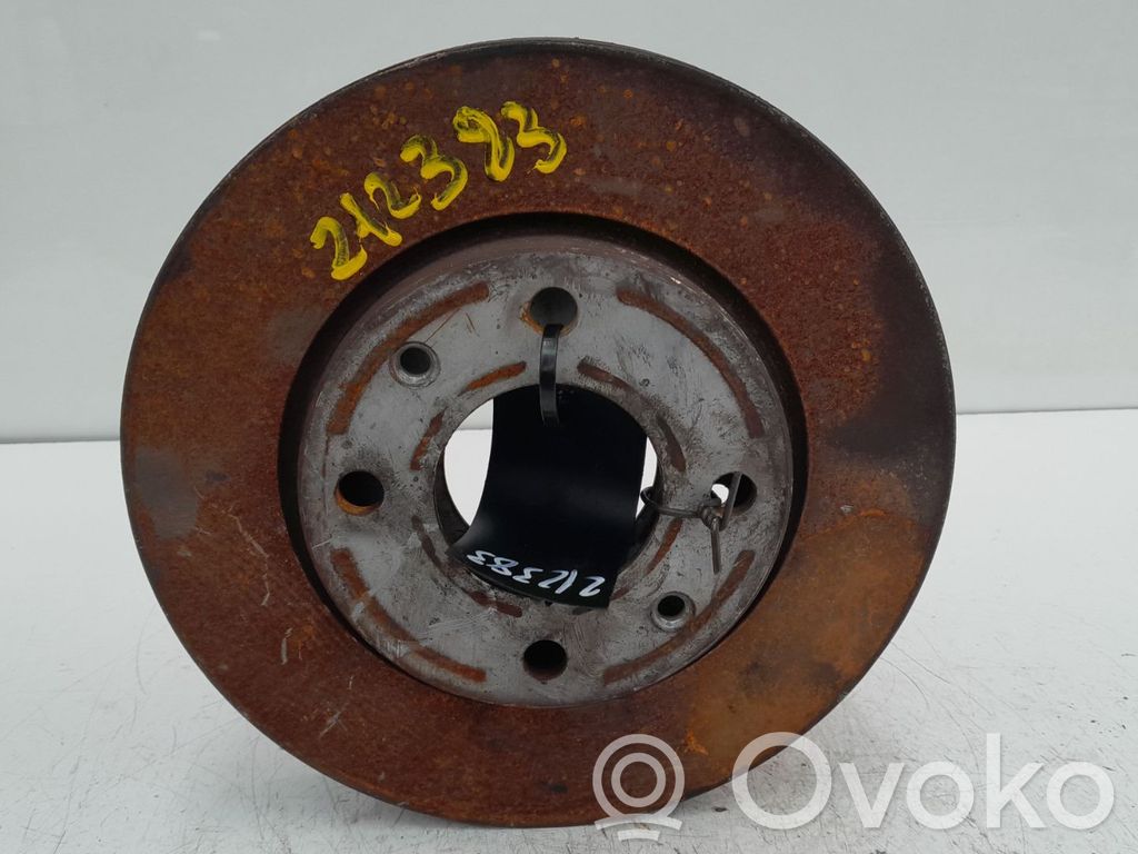 Peugeot 206 Bremsscheiben und Bremssättel eingestellt 