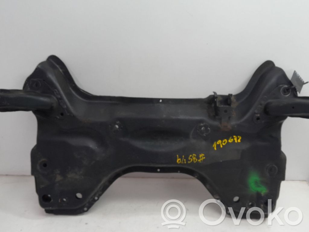 Toyota Auris 150 Priekinis traversas 