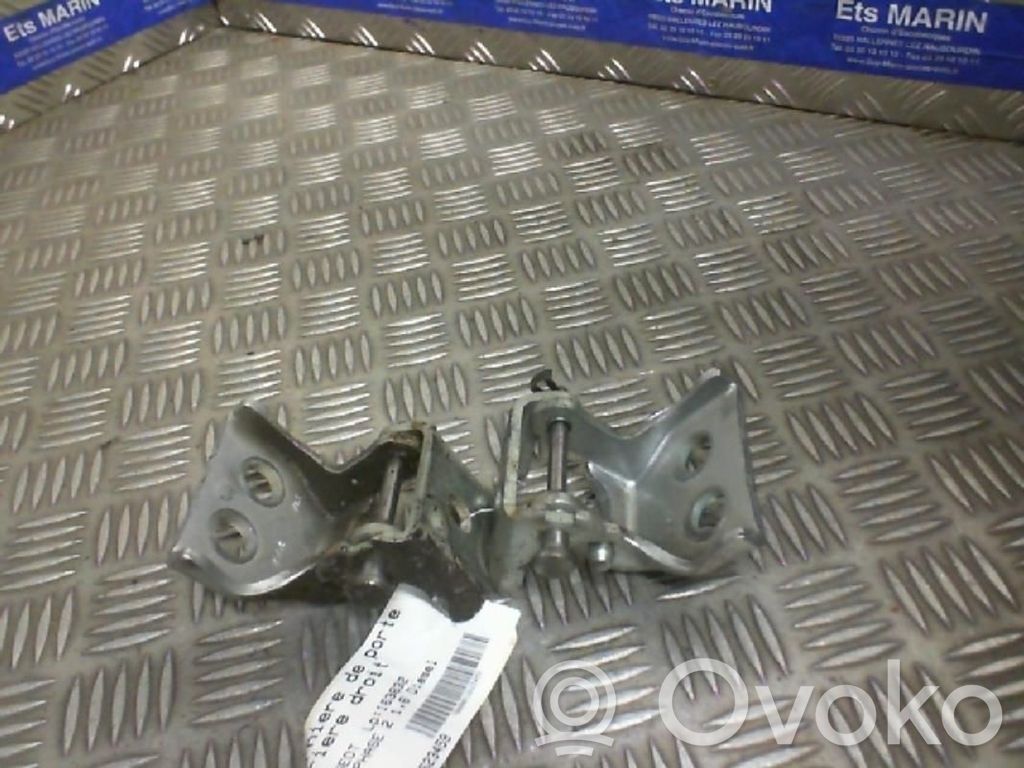 Peugeot 307 Rear door upper hinge 