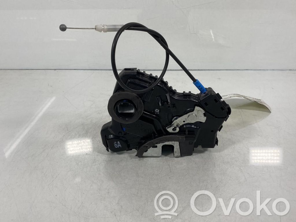 Toyota Auris E180 Front door lock 