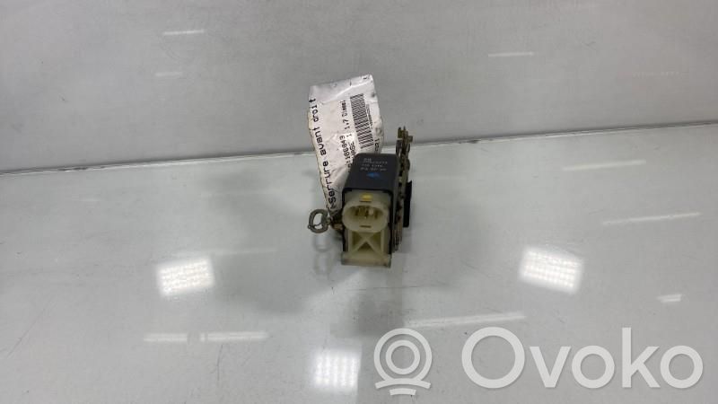 Opel Astra F Priekšpusē slēdzene 
