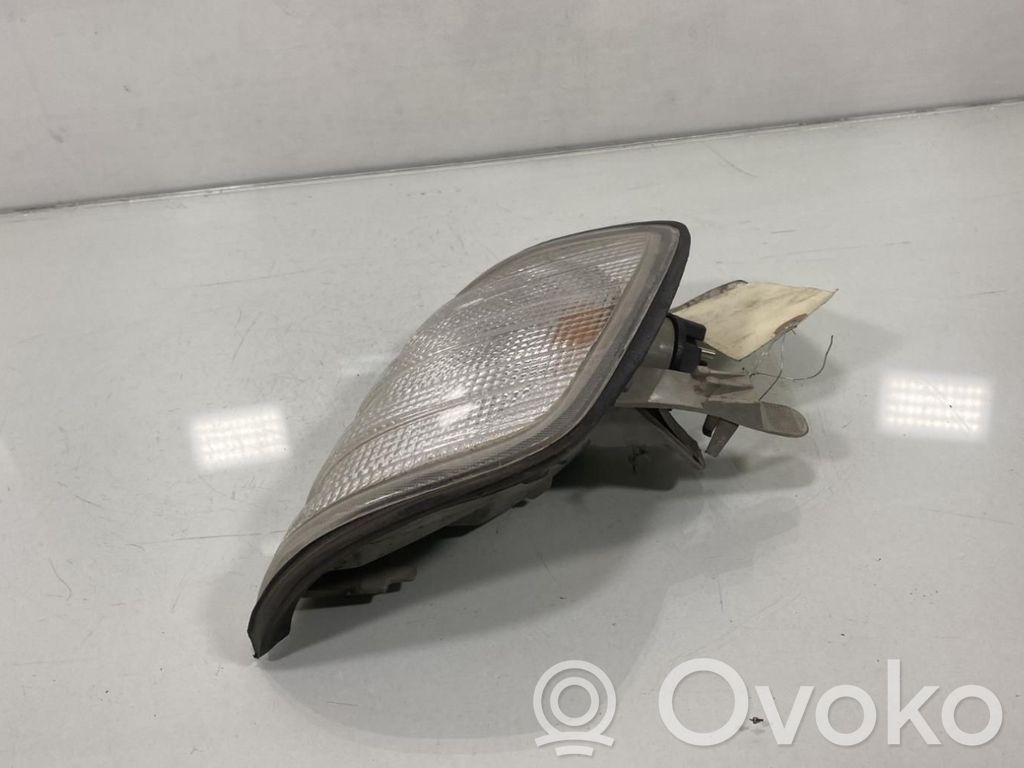 Mercedes-Benz E W124 Seitenblinker 