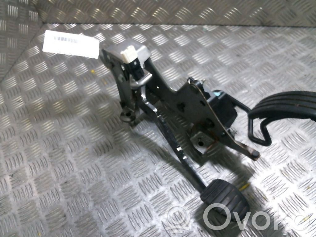 Renault Clio III Jarrupoljin 