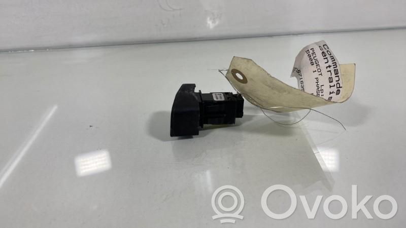 Peugeot 5008 Central locking switch button 