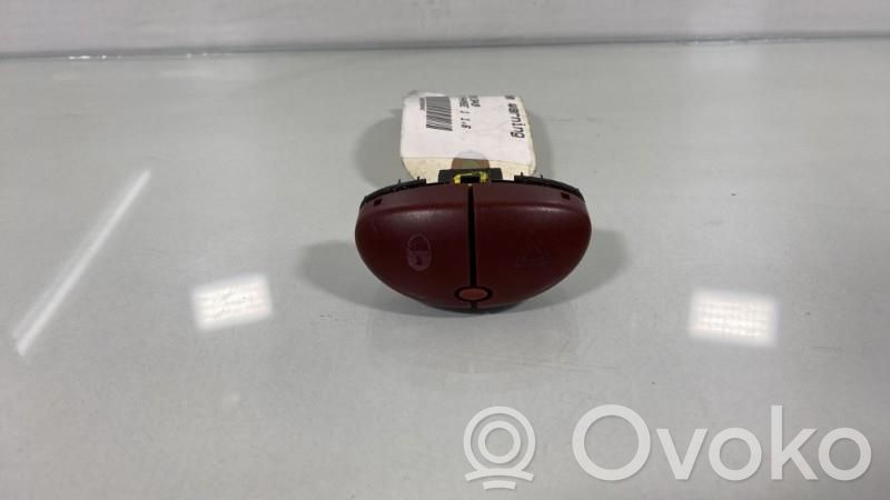 Citroen Xsara Picasso Hazard light switch 
