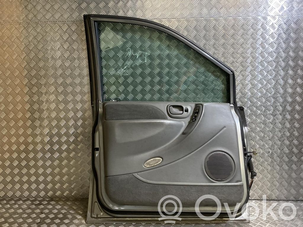 Chrysler Grand Voyager IV Etuovi 