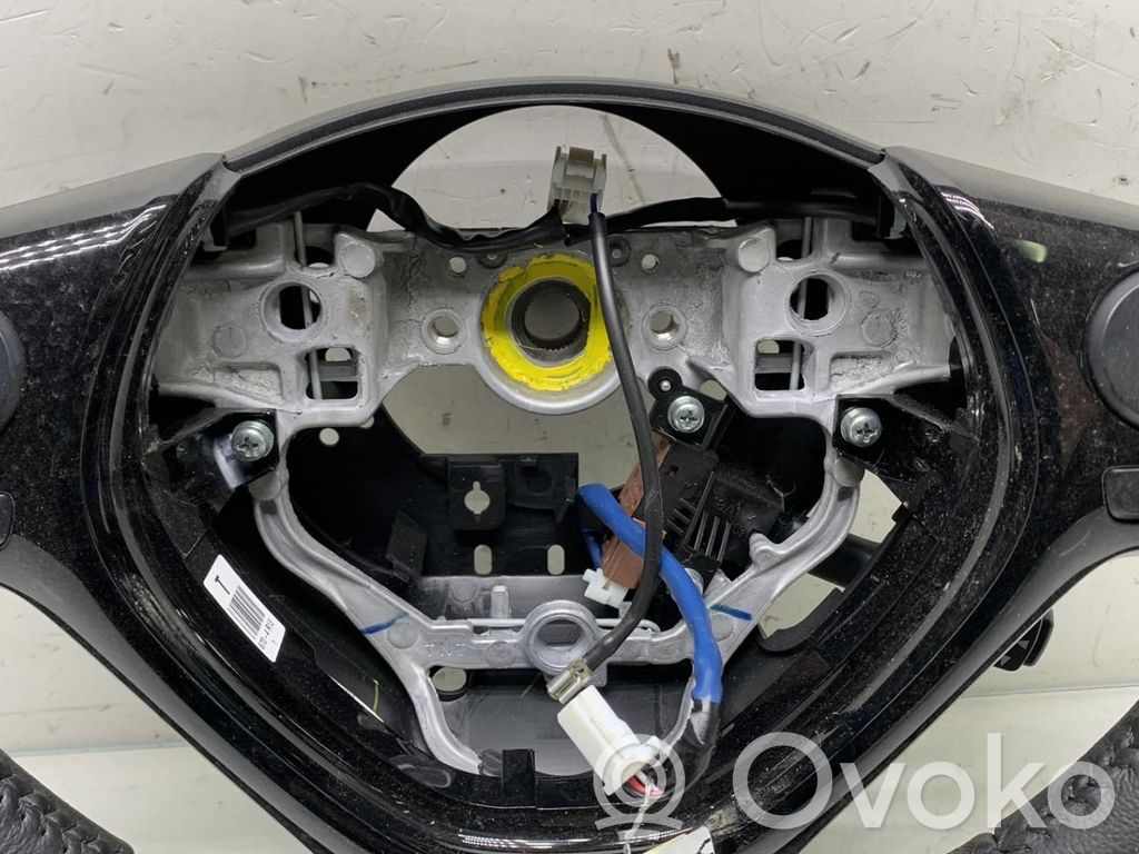 Toyota Aygo AB40 Ohjauspyörä 