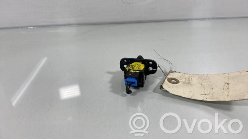 Chevrolet Cruze Hazard light switch 