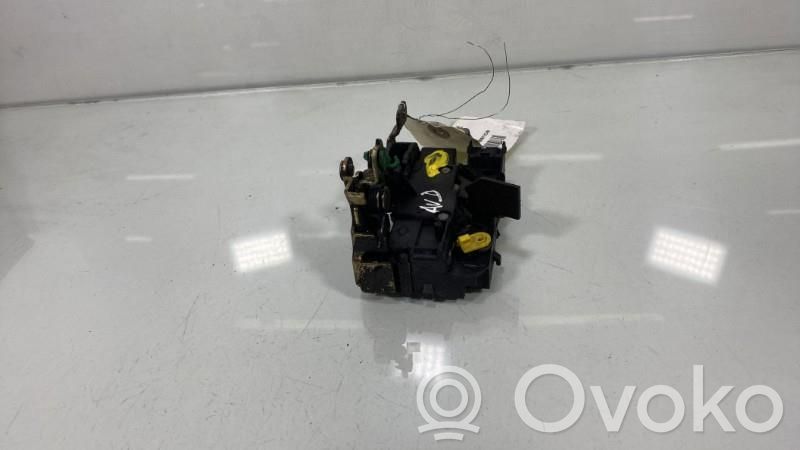 Renault Twingo I Etuoven lukko 
