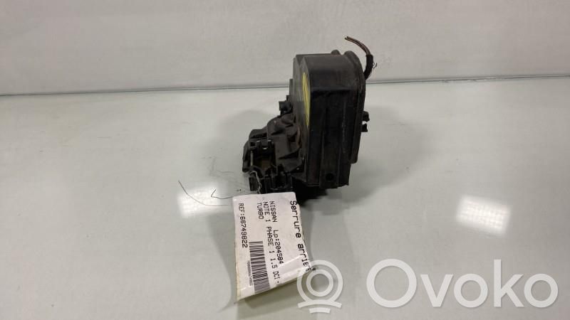 Nissan Note (E11) Aizmugurē slēdzene 